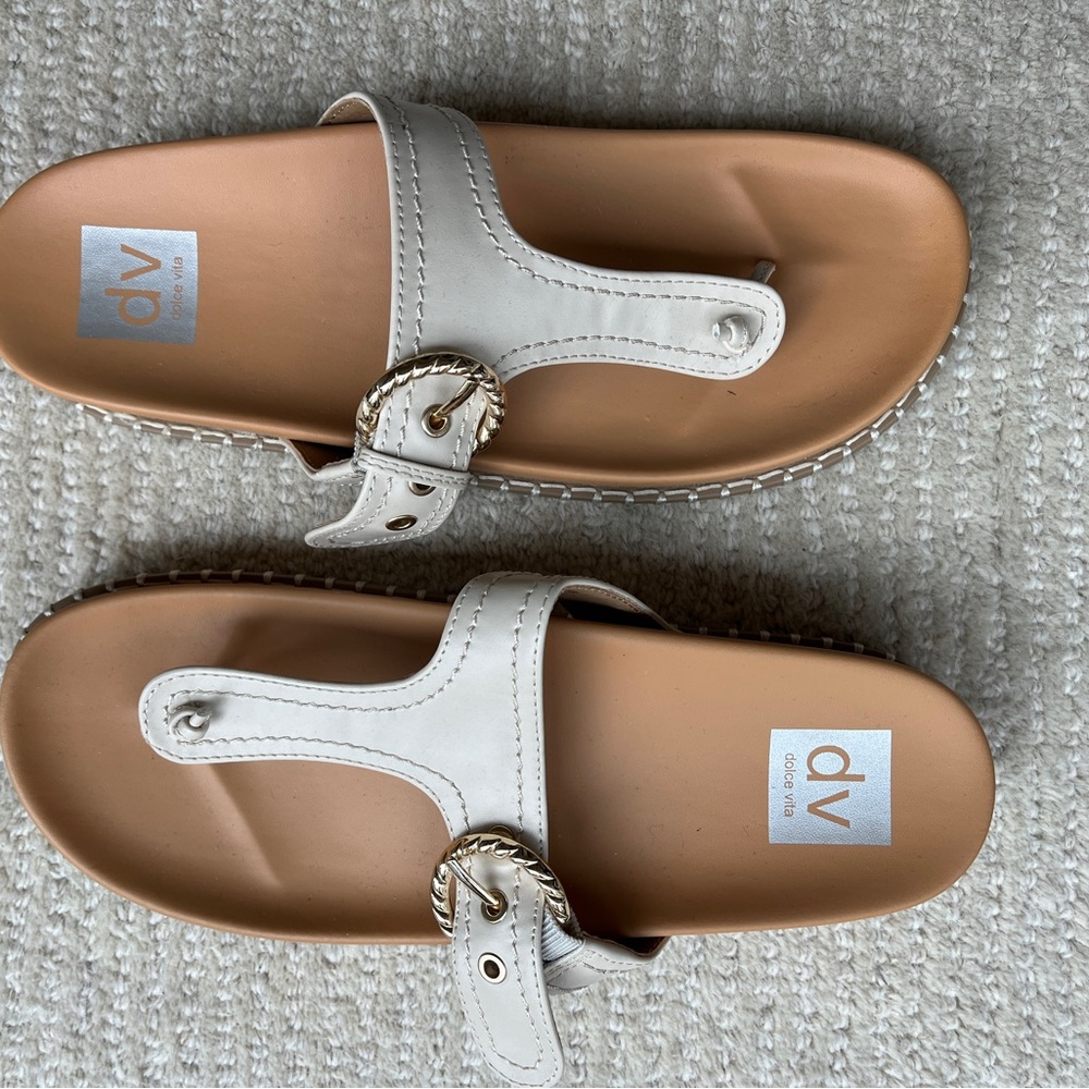 DV by Dolce Vita White Sandals Size 8